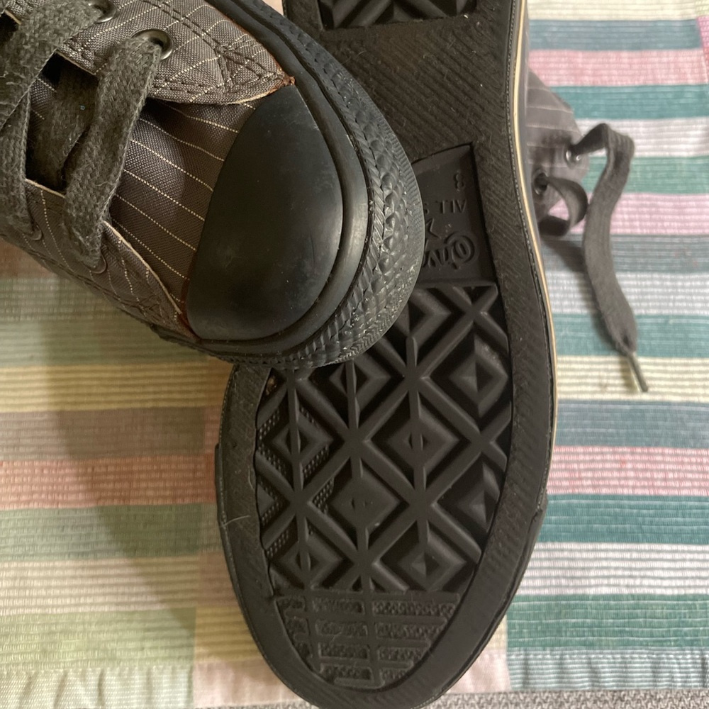 Converse All Stars size 8M/10W, grey and black (all converse run big) - Picture 4 of 6